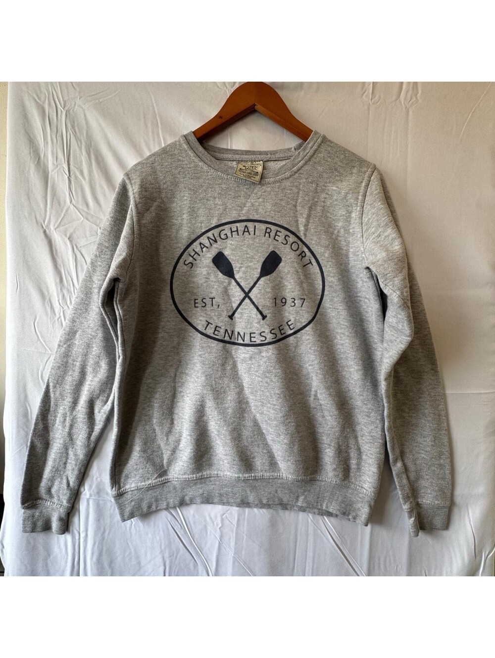 Pacific & Co Sweatshirt Small Gray Shanghai Resort Tennessee Oars Graphic
